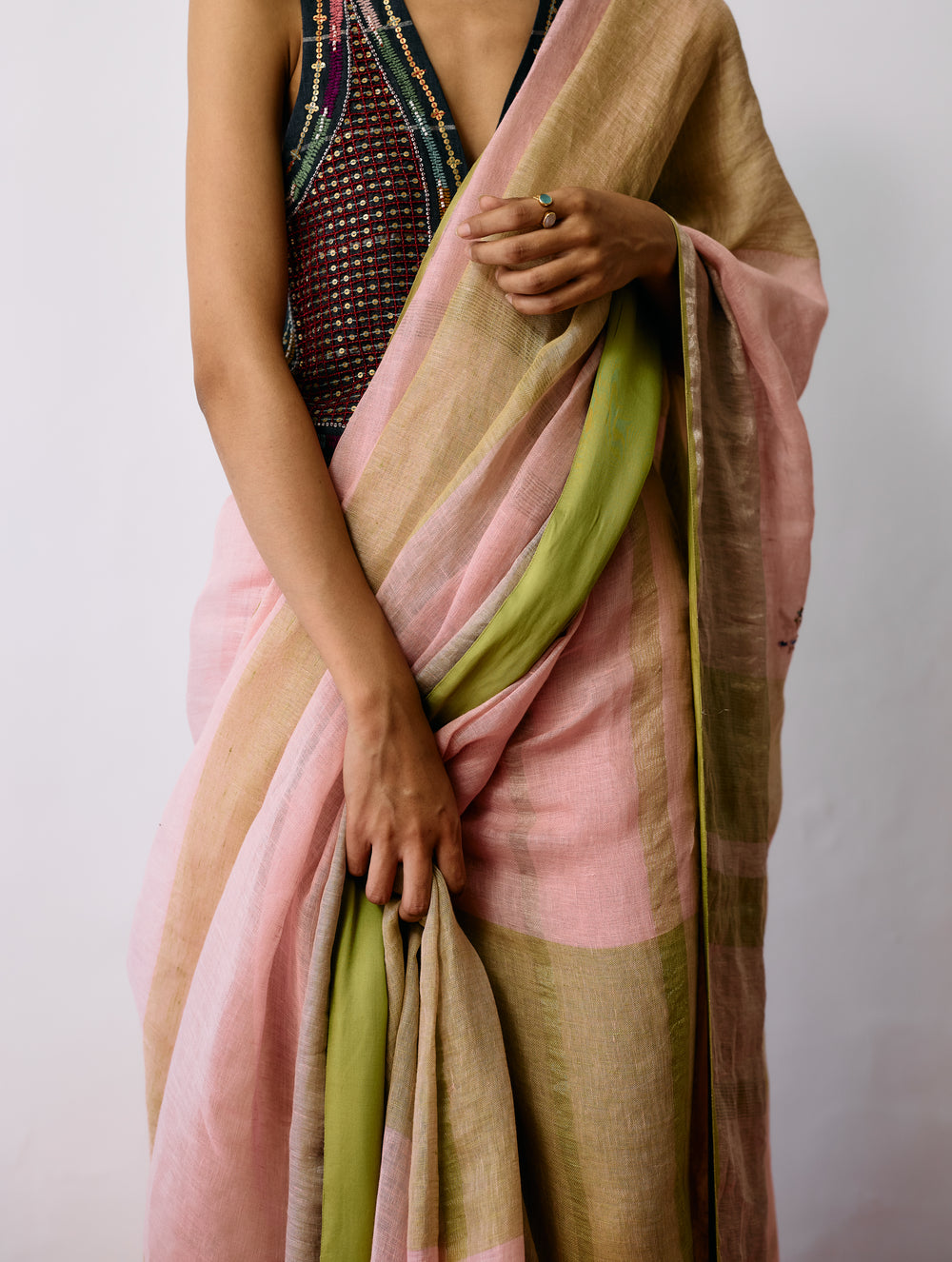 Afra Metallic Handloom Linen Saree - Metallic Pink