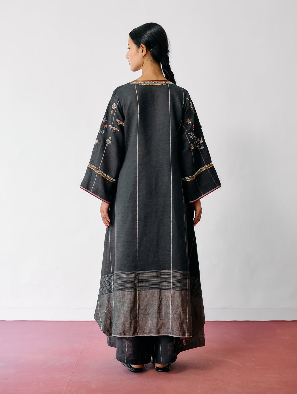 Ura Hand-Embroidered Metallic Linen Kurta - Charcoal