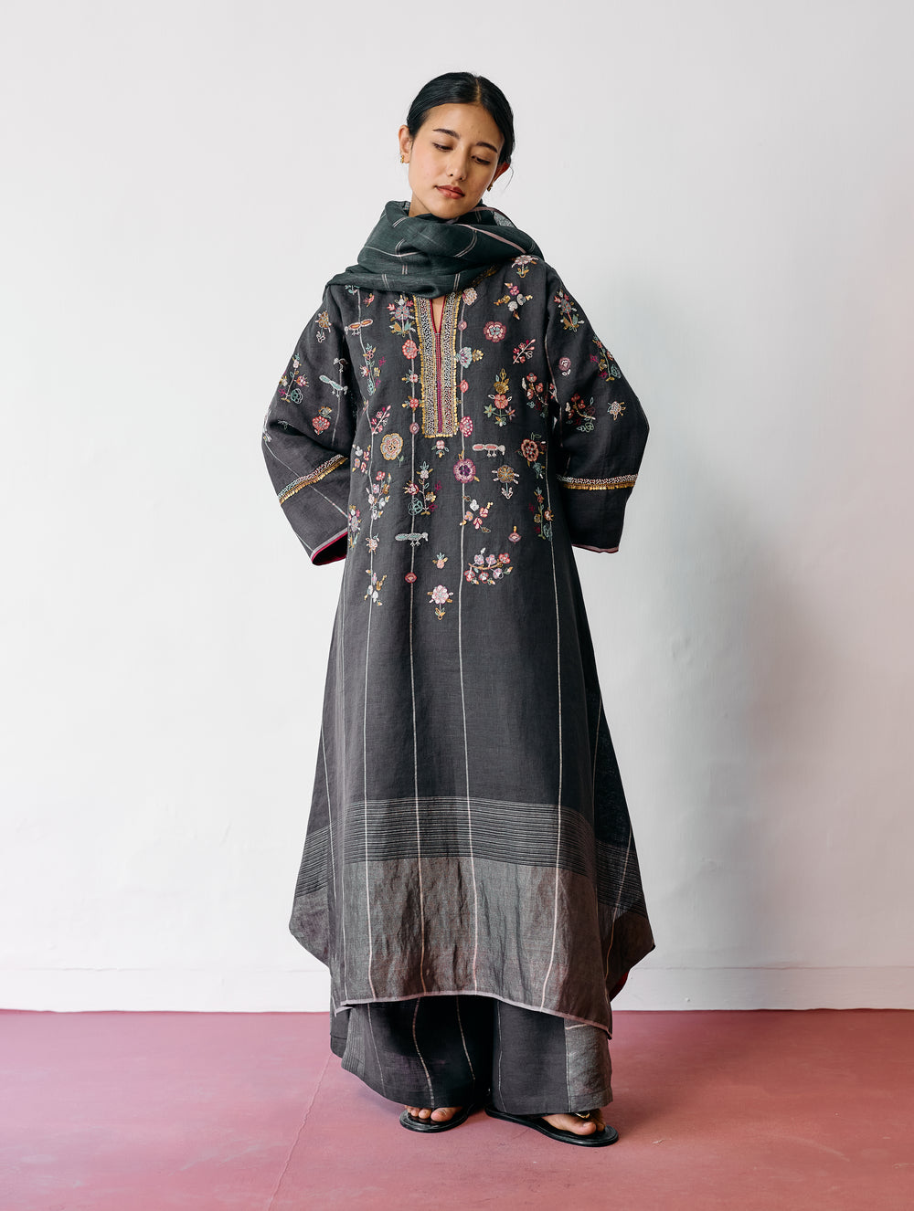 Ura Hand-Embroidered Metallic Linen Kurta Set - Charcoal