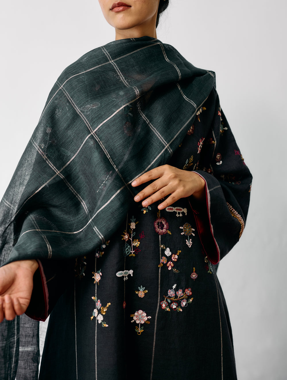 Sava Linen Metallic-Check Dupatta - Charcoal
