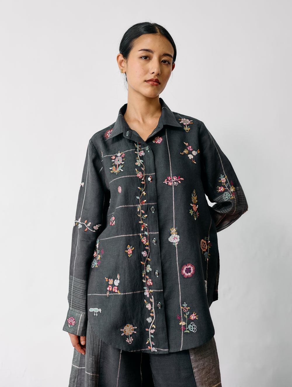 Mansa Floral Hand-Embroidered Shirt - Charcoal