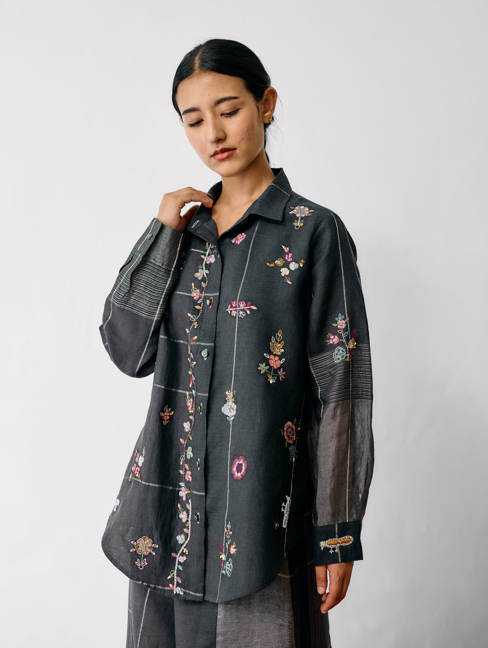 Mansa Floral Hand-Embroidered Shirt - Charcoal
