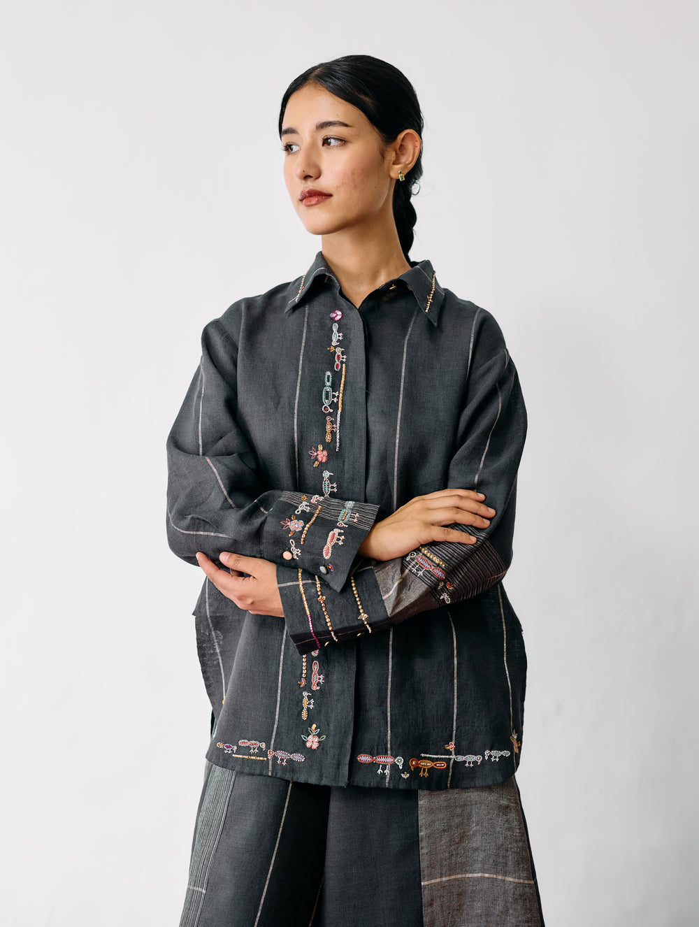 Hanat Hand-Embroidered Bird Shirt - Charcoal
