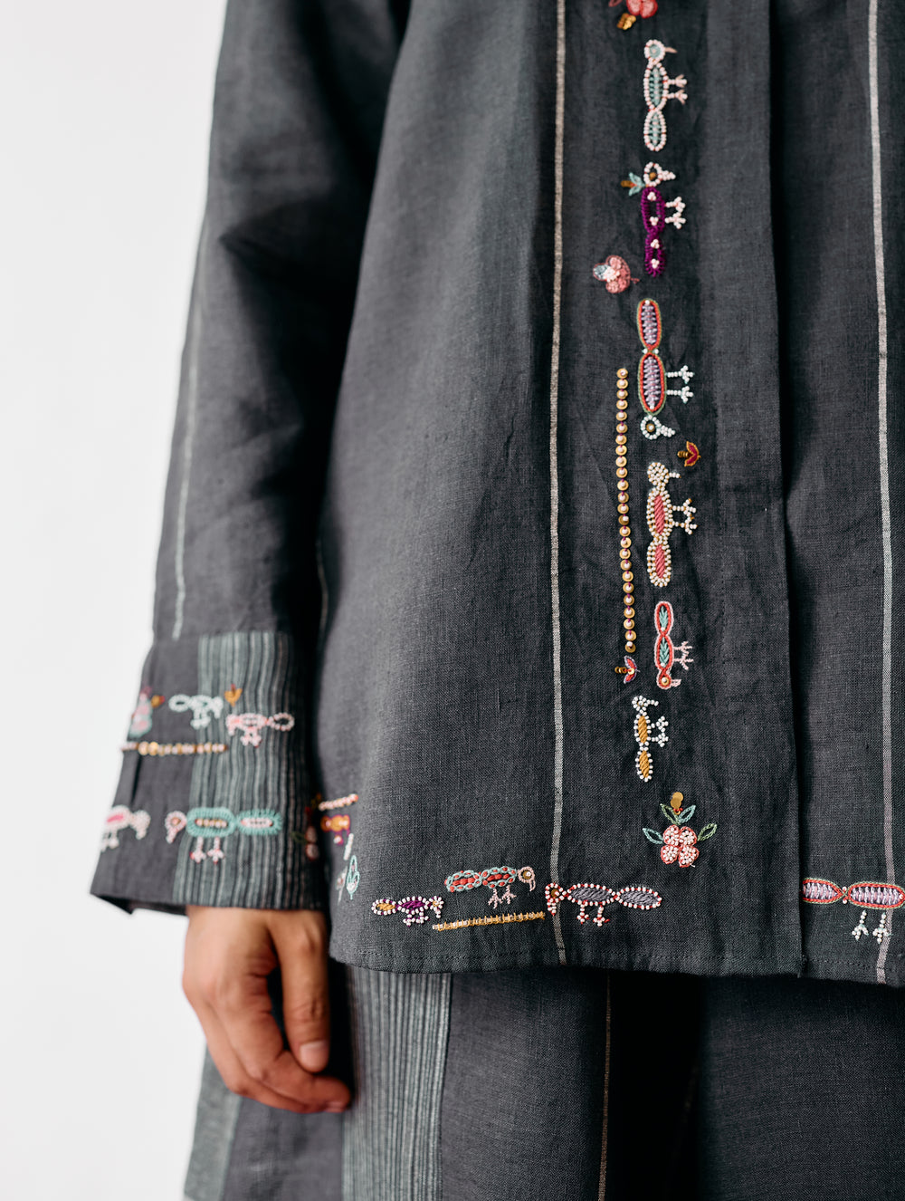Hanat Hand-Embroidered Bird Shirt - Charcoal