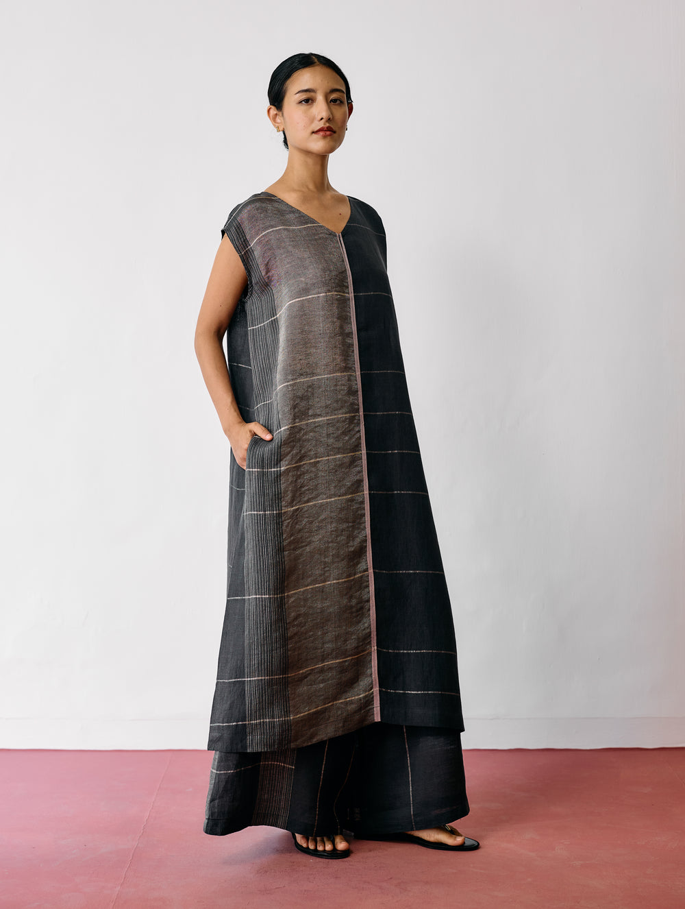 Rira Metallic Linen Long Co-ord - Charcoal