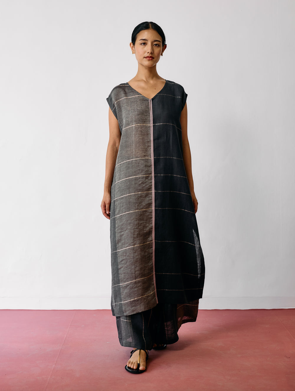 Rira Metallic Linen Long Co-ord - Charcoal