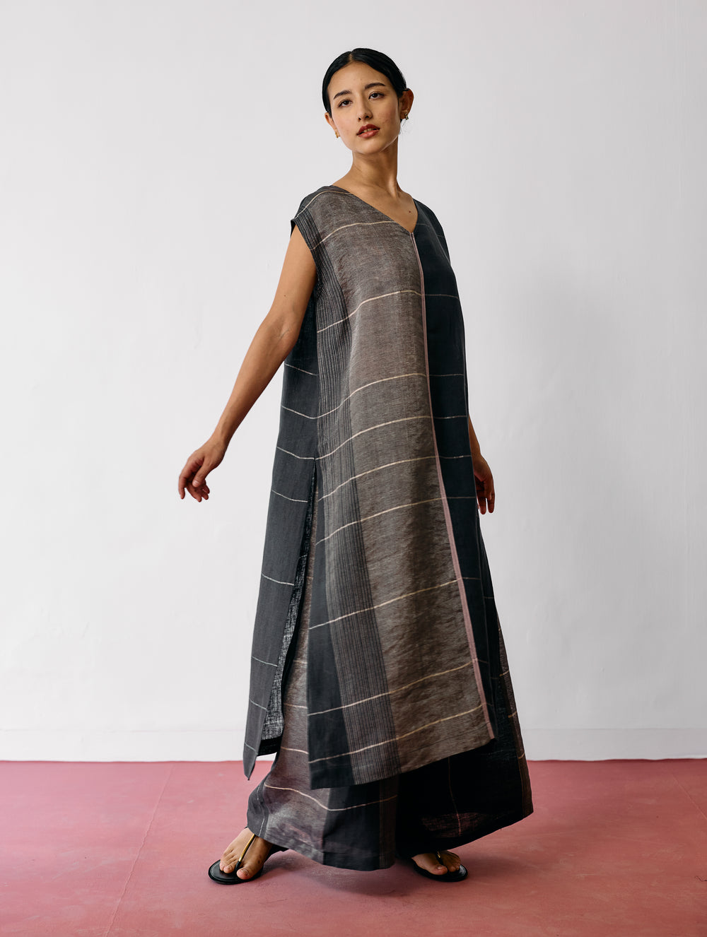 Rira Metallic Linen Long Co-ord - Charcoal