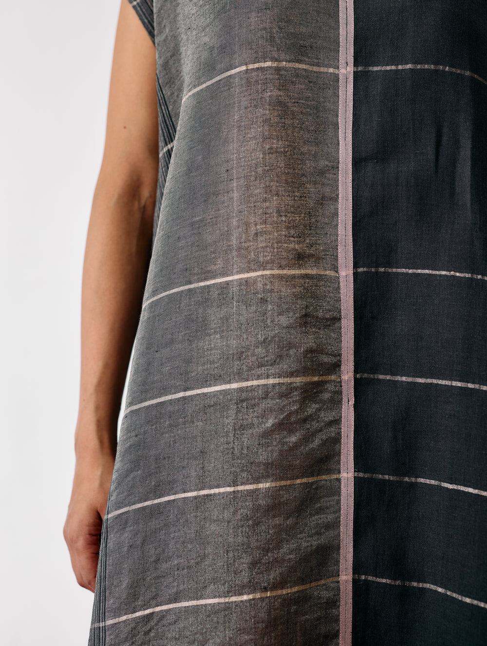 Rira Metallic Linen Long Co-ord - Charcoal