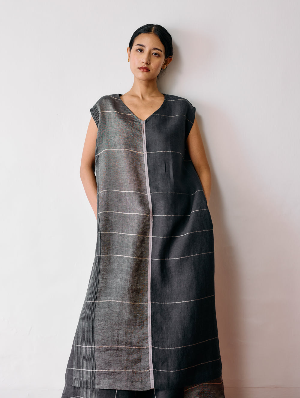 Rira Metallic Linen Long Tunic - Charcoal
