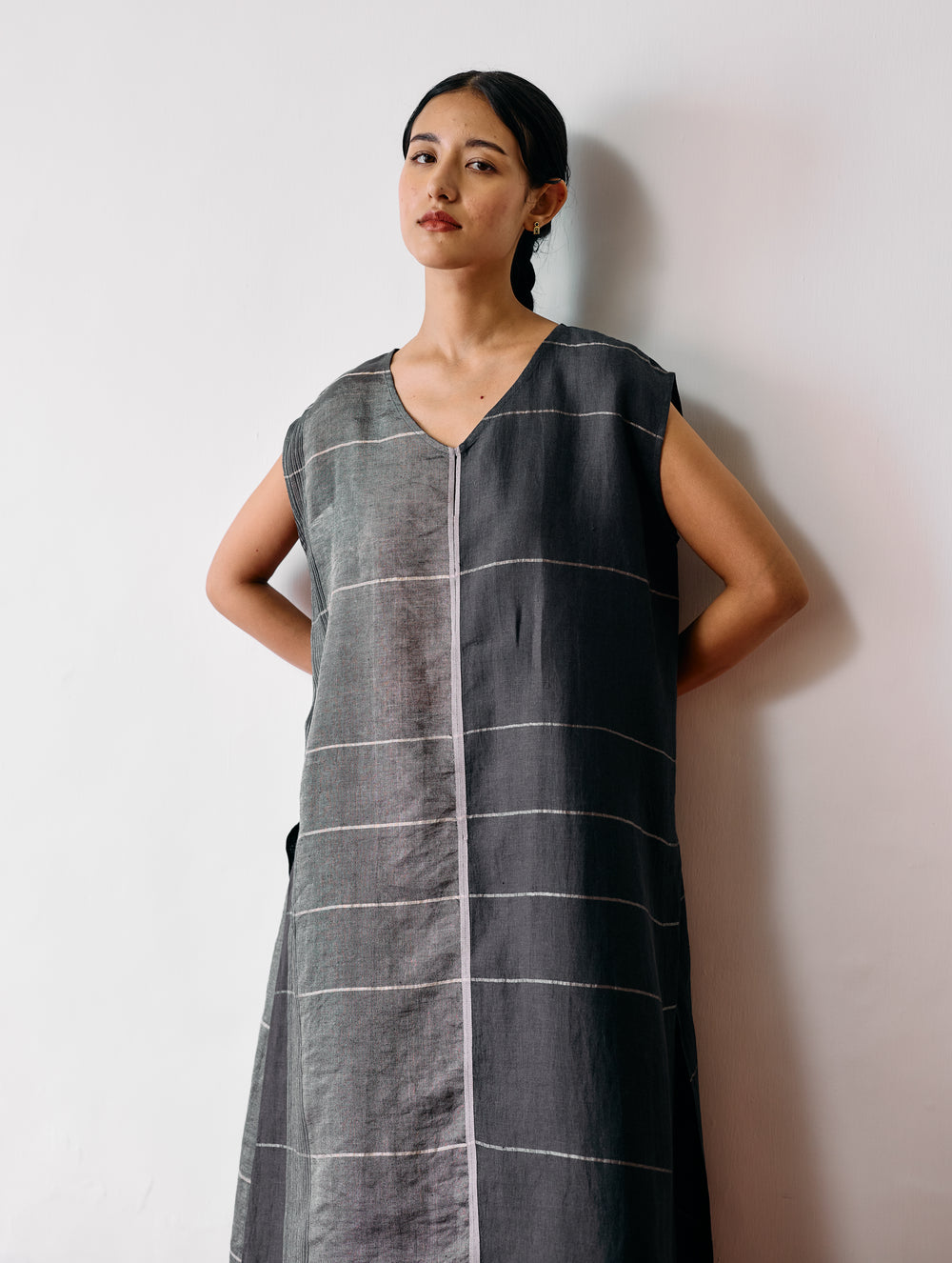 Rira Metallic Linen Long Tunic - Charcoal