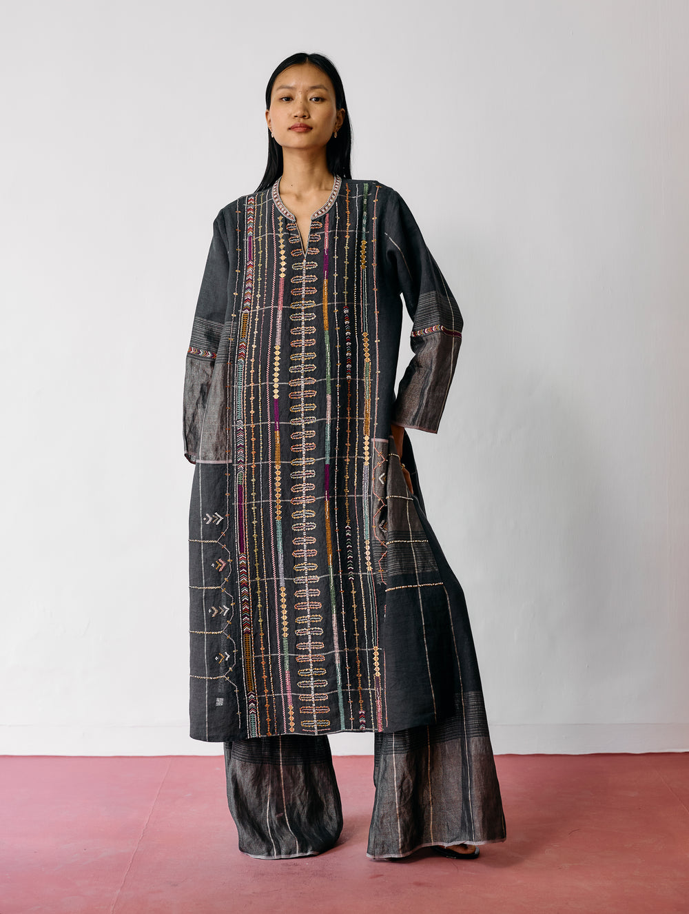 Aicha Hand-Embroidered Panelled Kurta - Charcoal