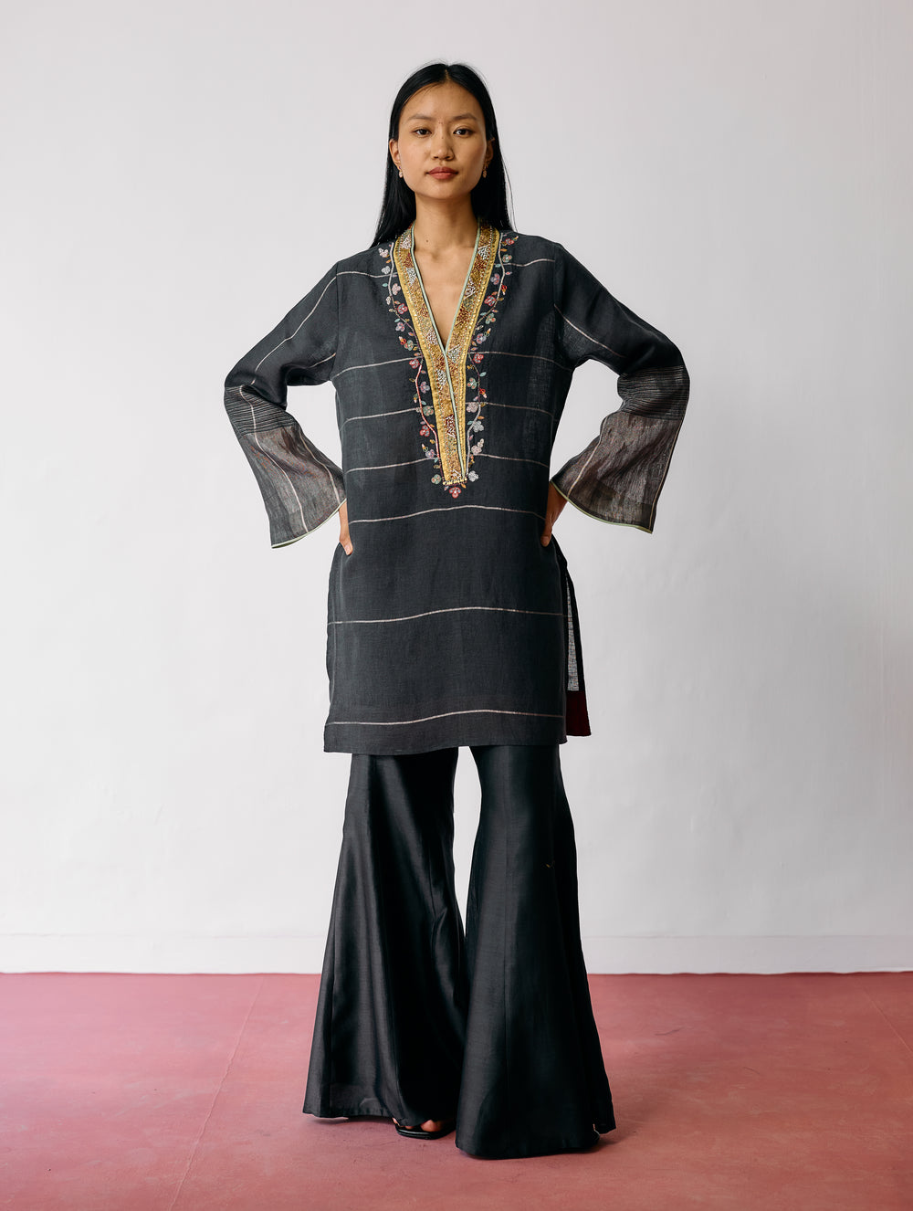 Naar Hand-Embroidered Metallic Kurta Set - Charcoal