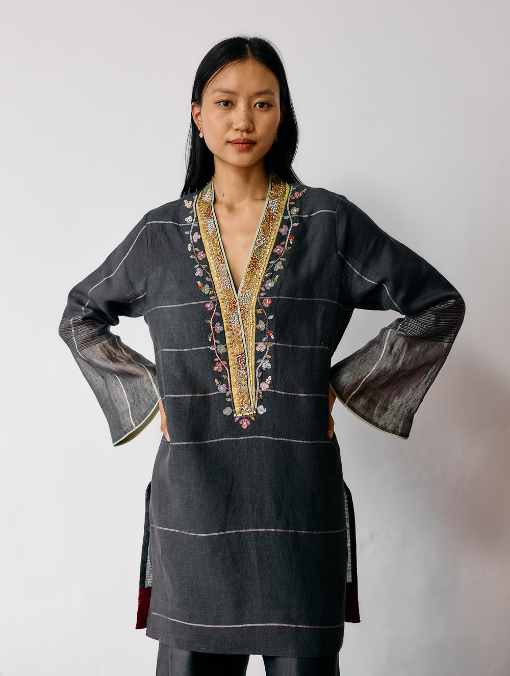Naar Hand-Embroidered Metallic Kurta Set - Charcoal