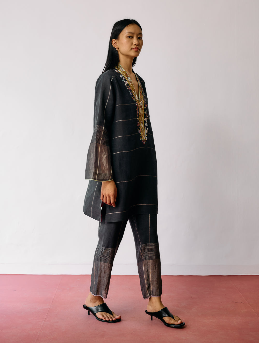 Nila Tapered Metallic Linen Pants - Charcoal