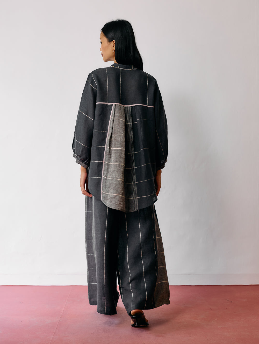 Rin Metallic Linen Shirt - Charcoal