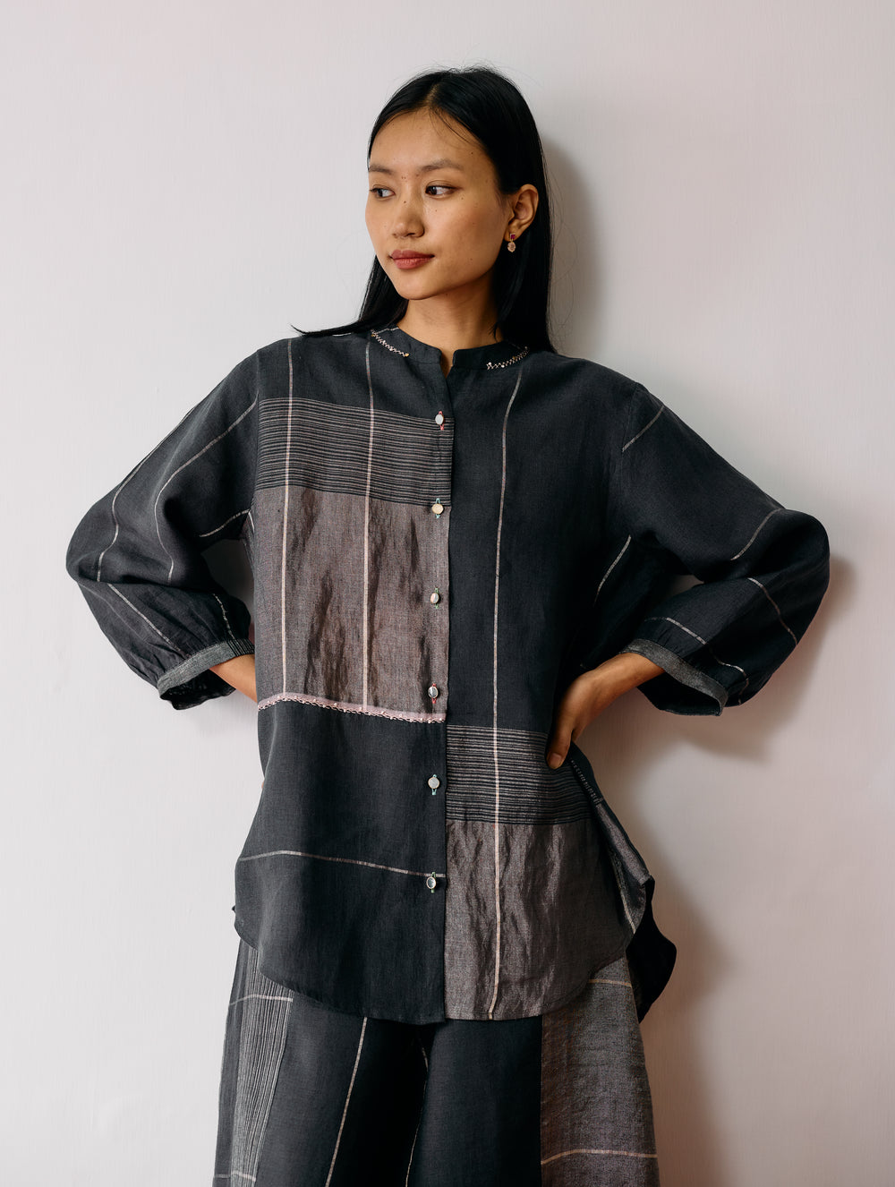 Rin Metallic Linen Shirt - Charcoal