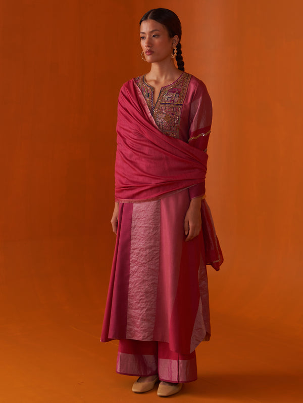 Nira Hand-Embroidered Kurta Set - Fuchsia Rose