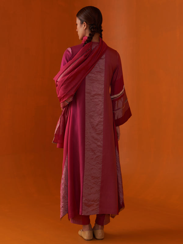 Sehar Hand-Embroidered Kurta Set - Fuchsia Rose