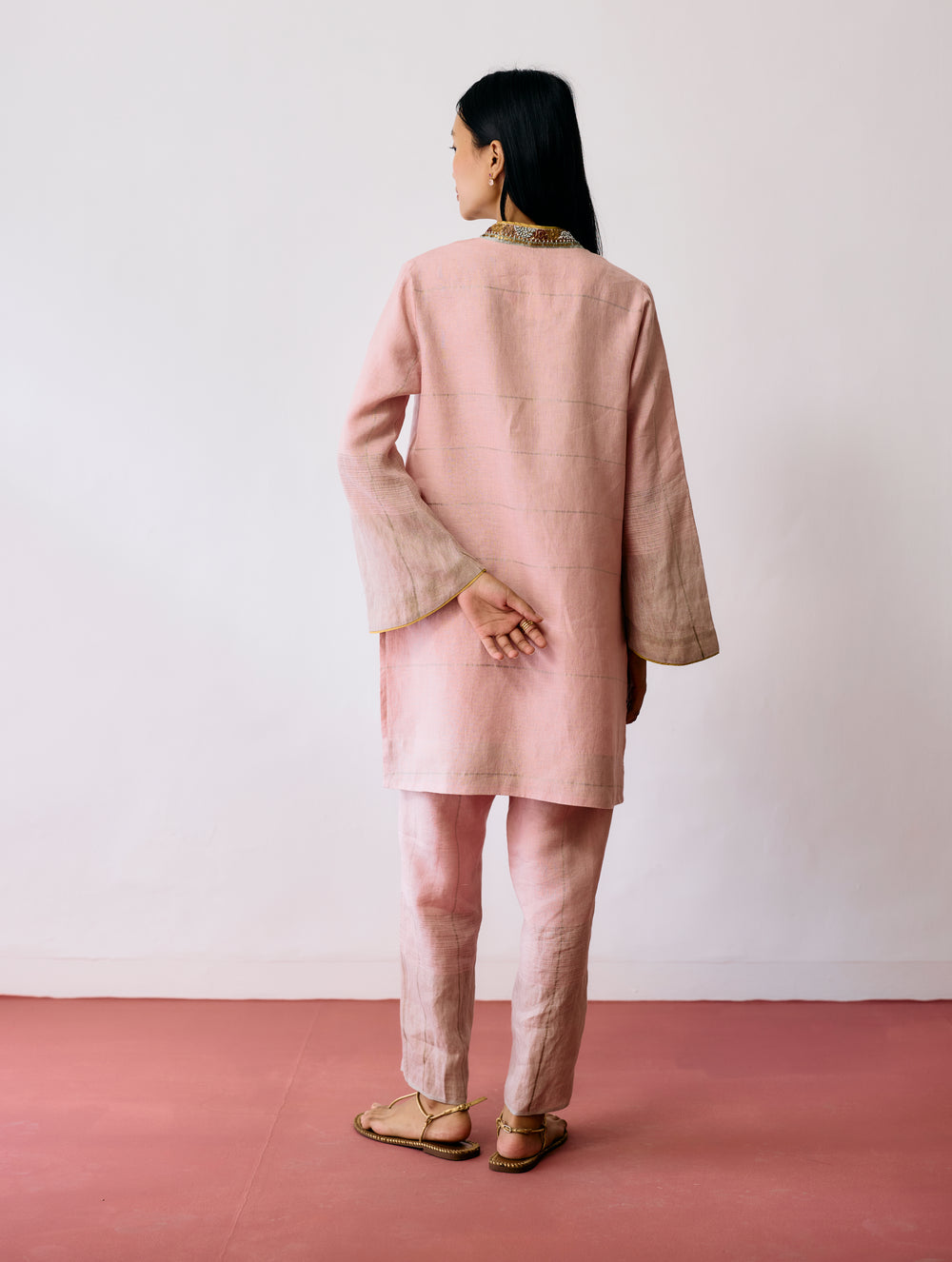 Nila Tapered Metallic Linen Pants - Pink