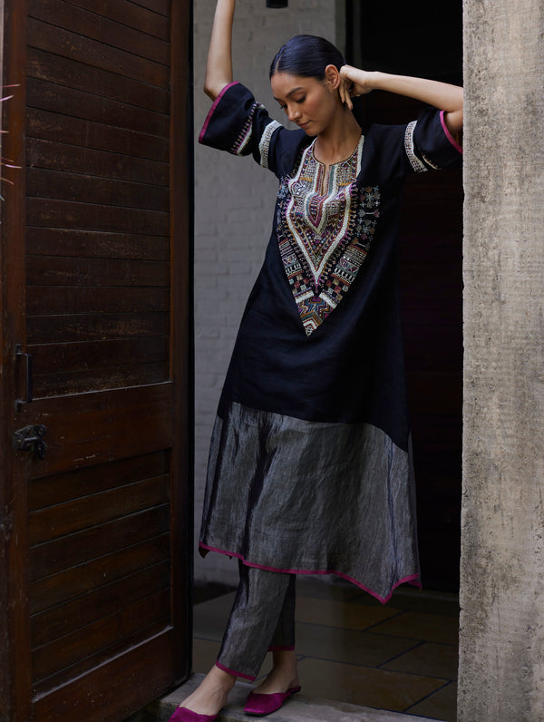 Afra Hand-Embroidered Kurta - Black