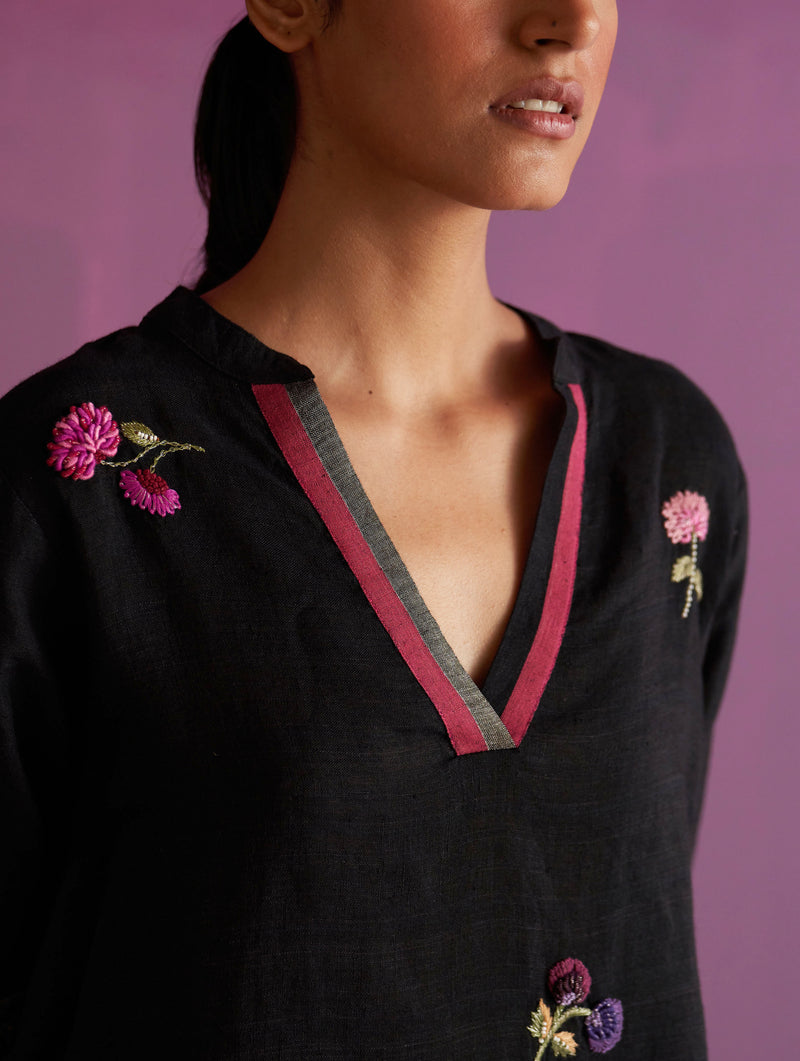 Cyra Floral Hand-Embroidered Kurta - Black