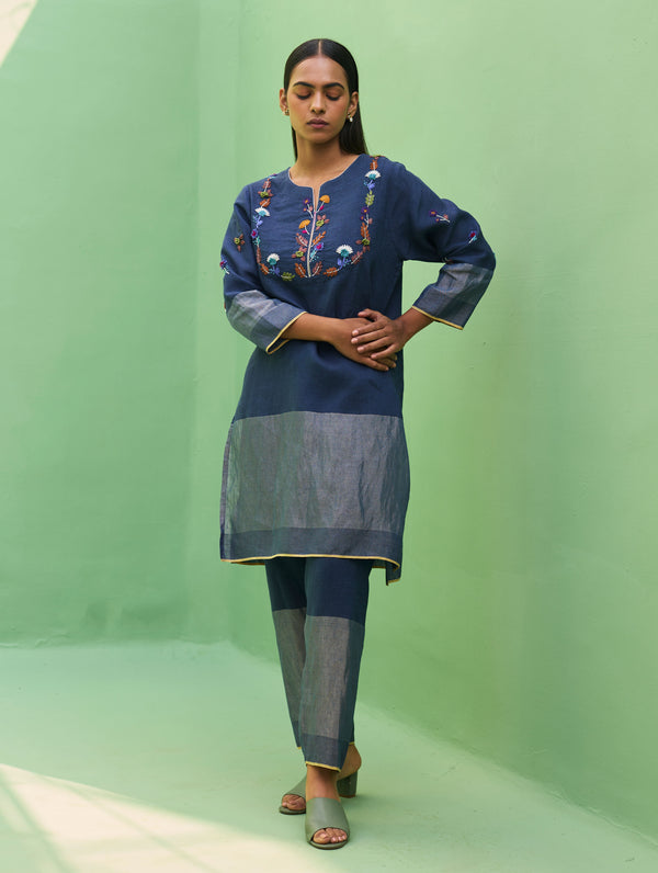 Celia Hand-Embroidered Metallic Linen Kurta - Navy