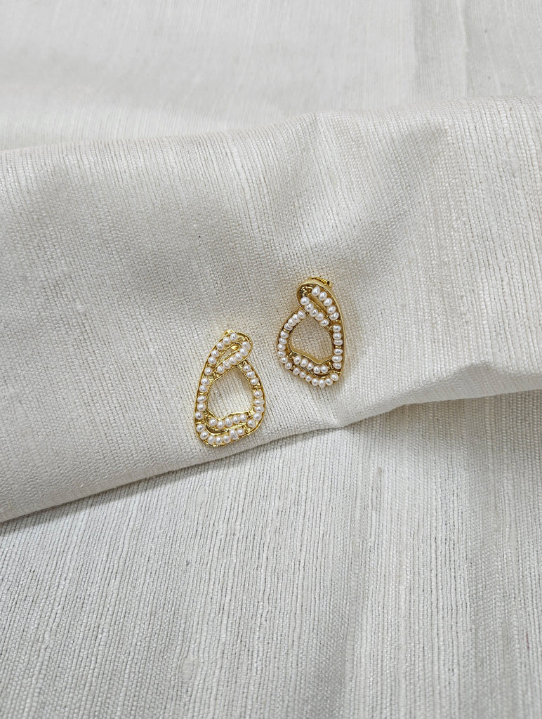 Suzi Earring  - Pearl