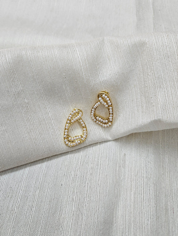 Suzi Earring  - Pearl