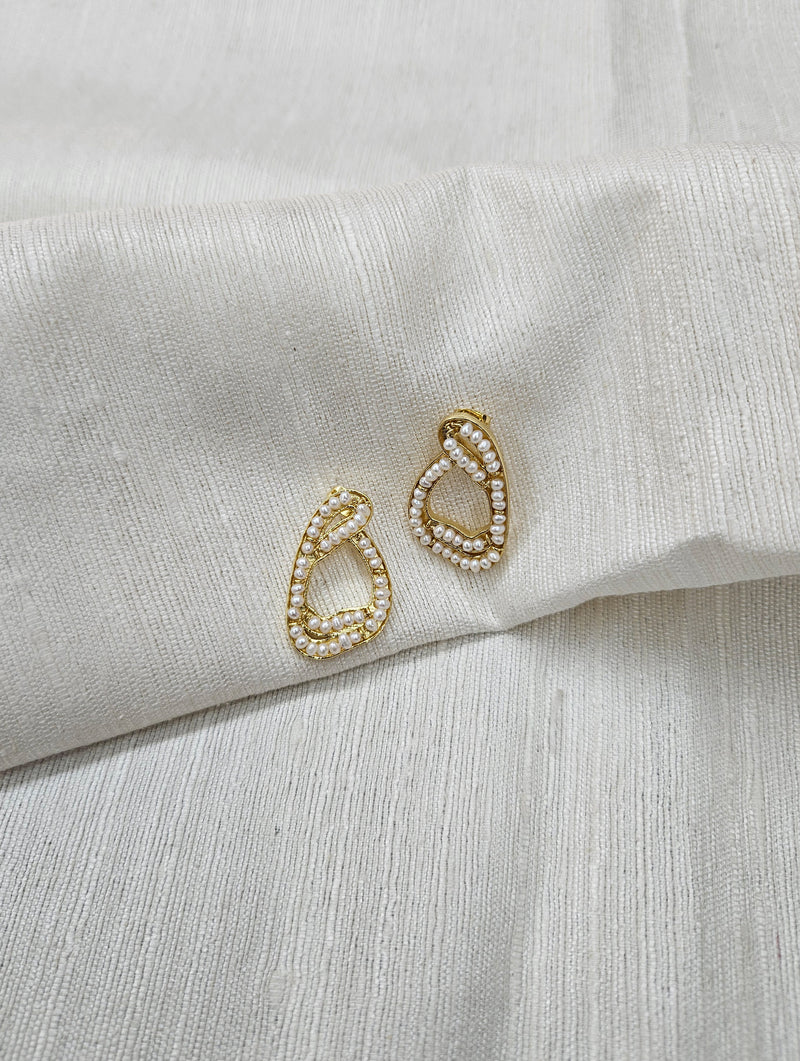 Suzi Earring  - Pearl