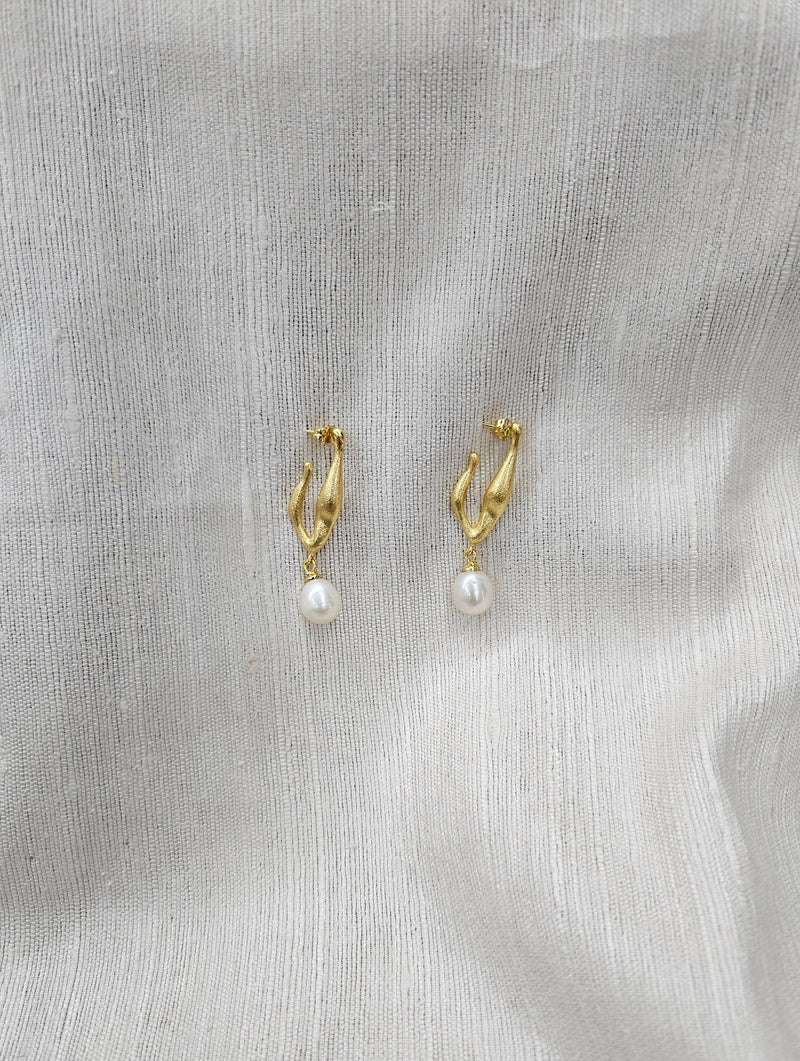 Elynn Earring - Pearl
