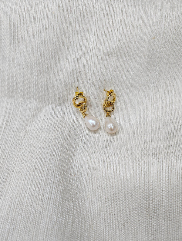 Lara Earring - Pearl