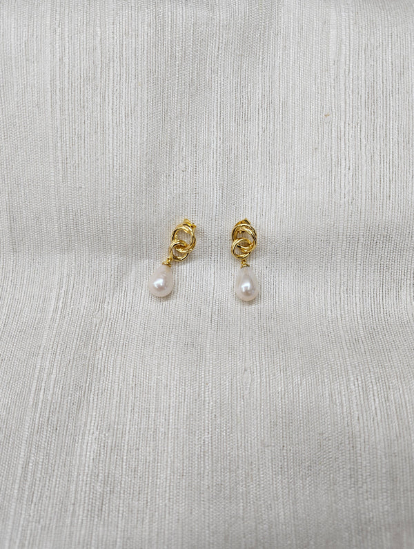 Lara Earring - Pearl