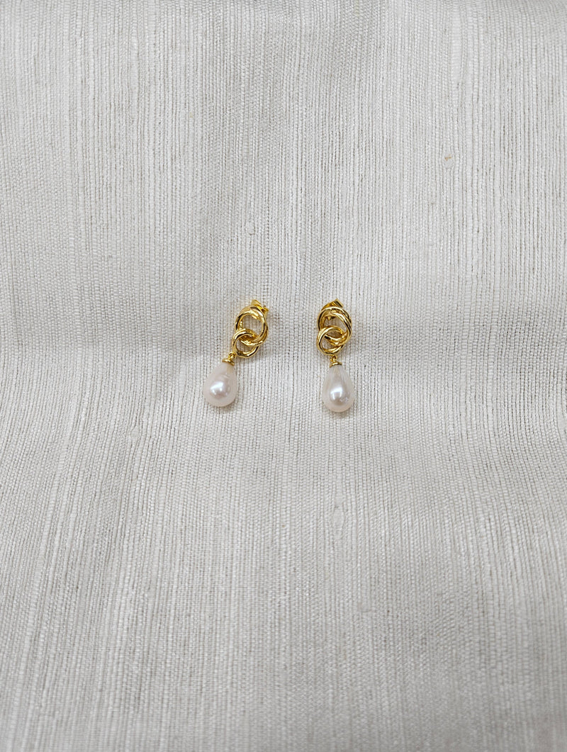 Lara Earring - Pearl