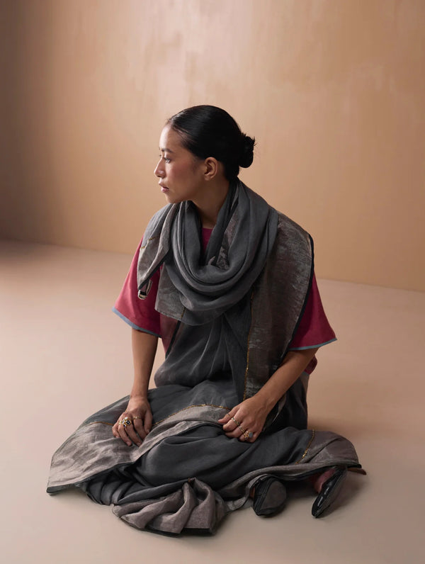 Zana Metallic Handloom Linen Saree - Metallic Grey