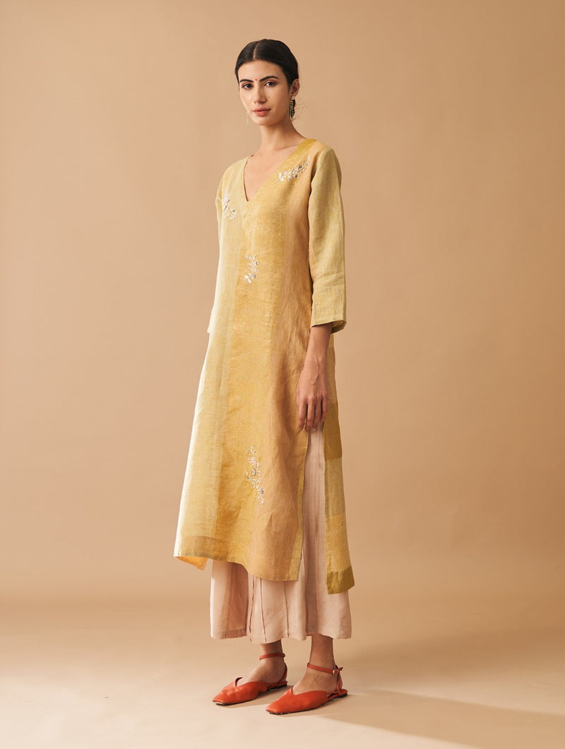 Fara V-Neck Embroidered Kurta