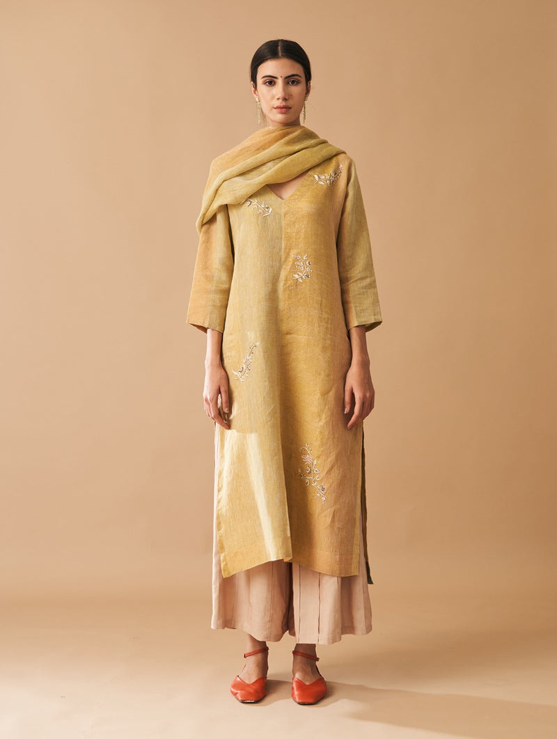 Fara Embroidered Kurta Set