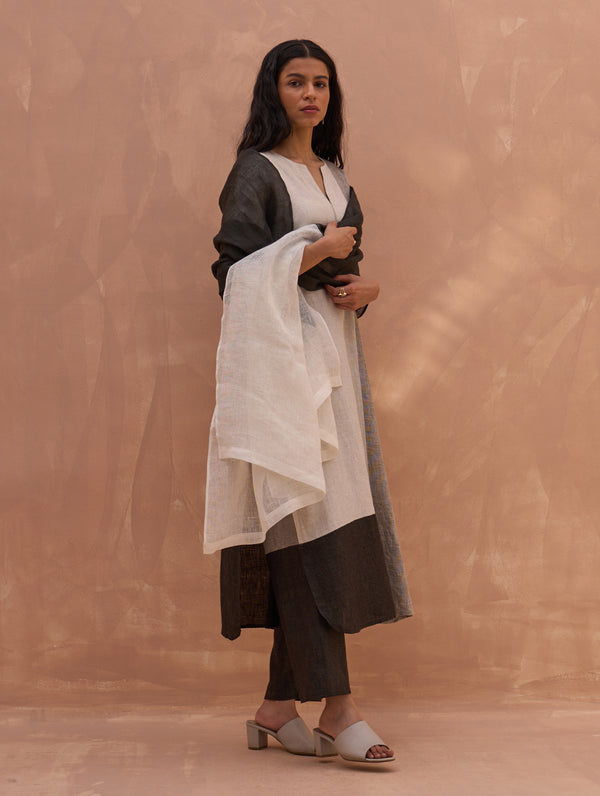 Mila Color-Blocked Linen Kurta Set - Charcoal