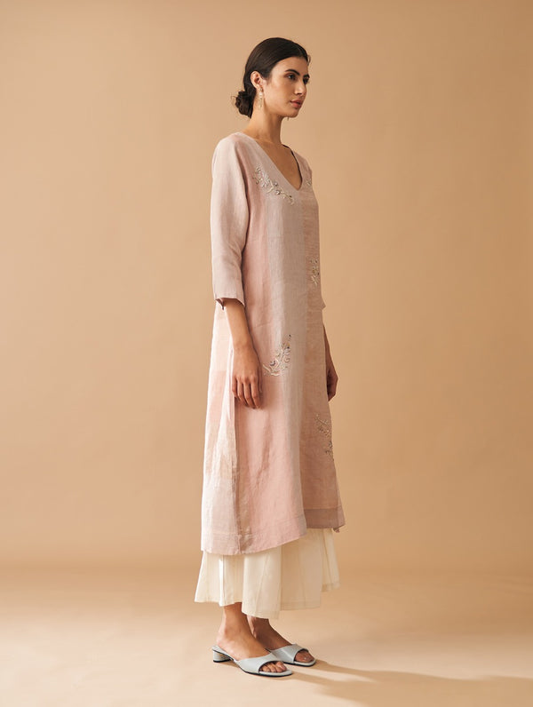 Fara V-Neck Embroidered Kurta