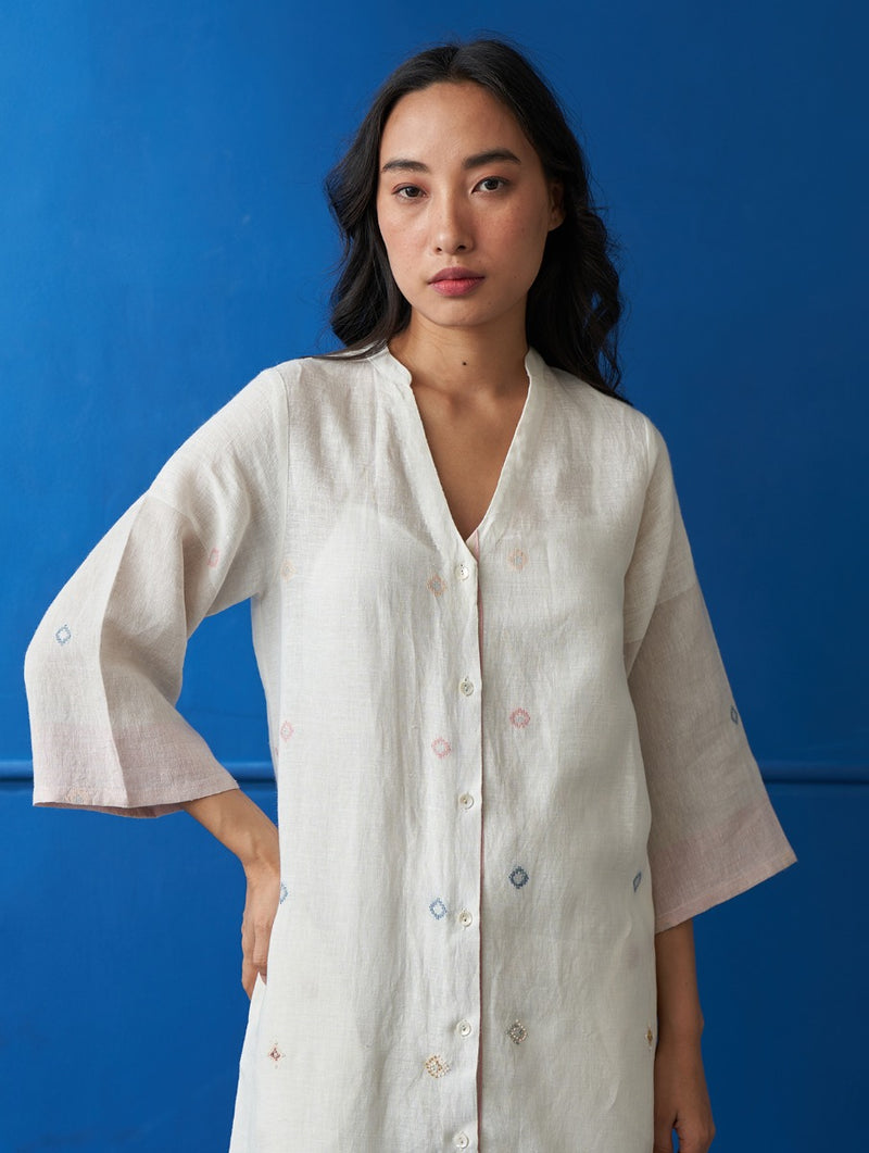 Junyo Hand-Embroidered Jamdani Kurta