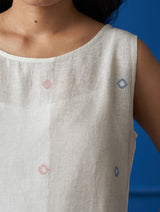 Tara Sleeveless Jamdani Kurta