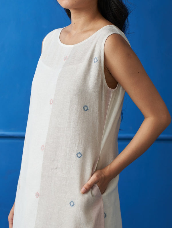 Tara Sleeveless Jamdani Kurta