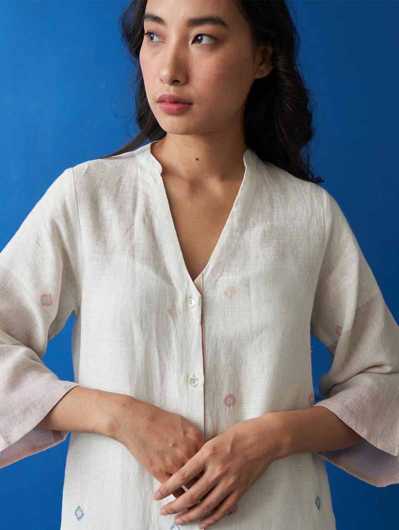 Junyo Hand-Embroidered Jamdani Kurta