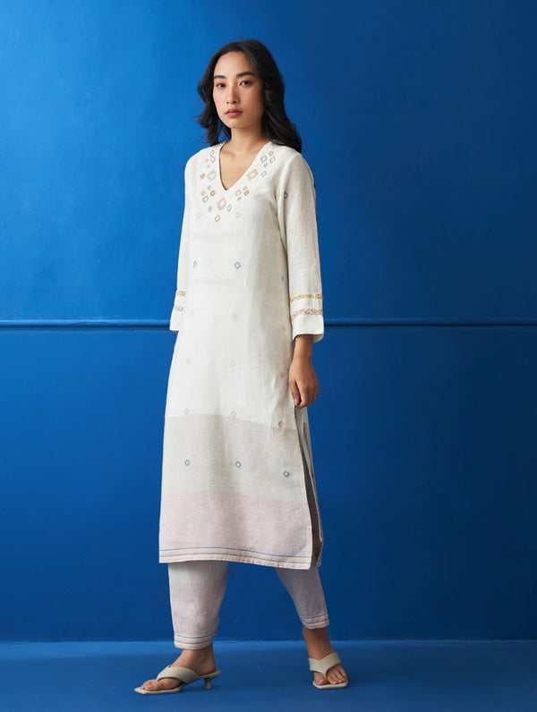 Ginka Hand-Embroidered Jamdani Kurta