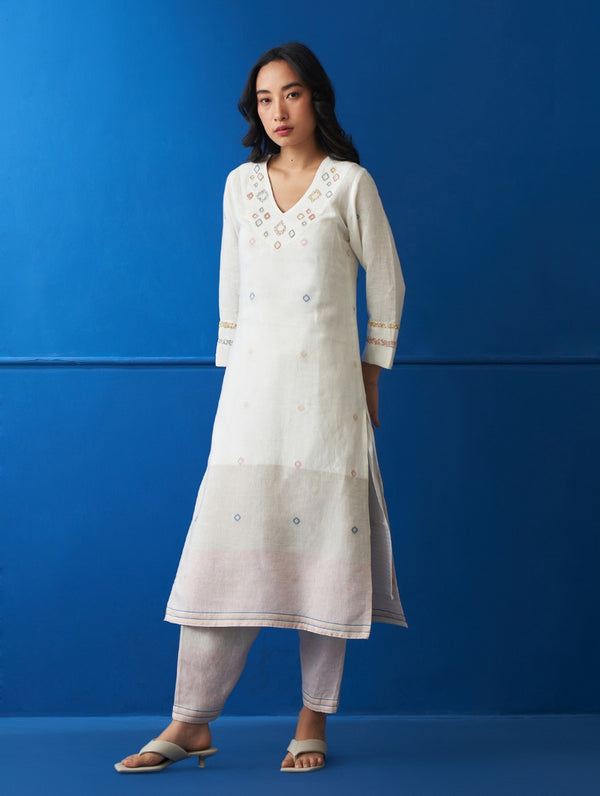 Ginka Hand-Embroidered Jamdani Kurta