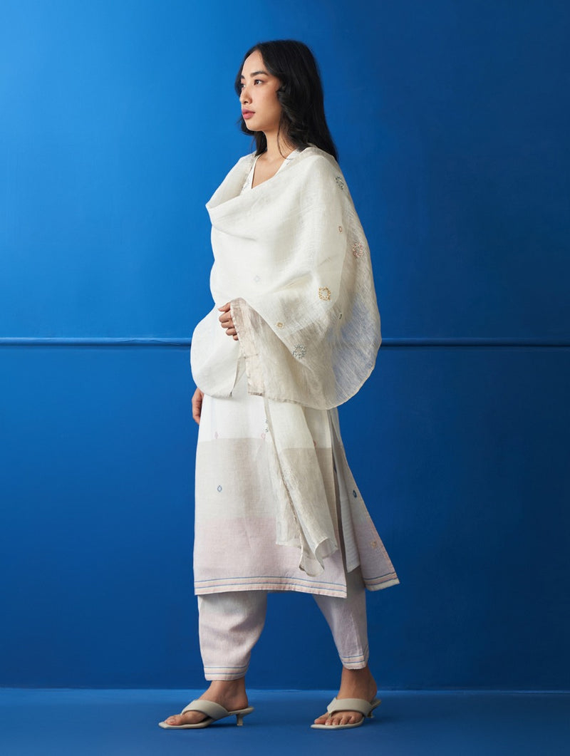 Ginka Hand-Embroidered Jamdani Kurta Set