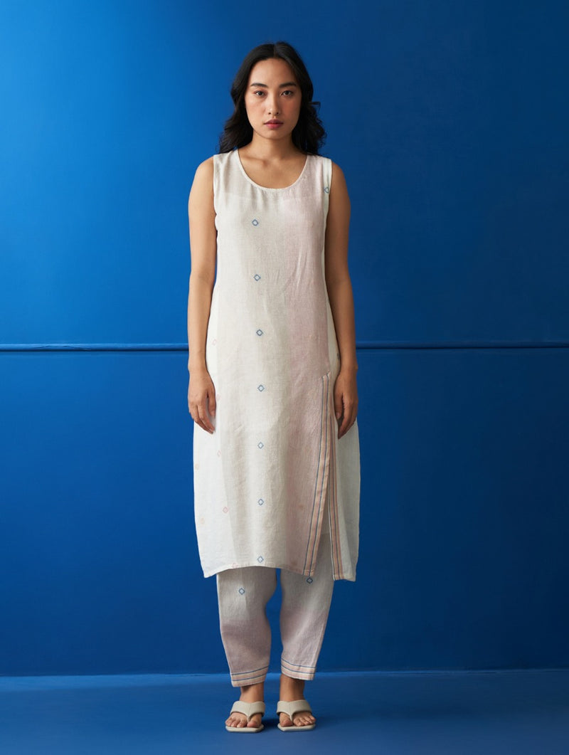 Kichi Sleeveless Jamdani Kurta