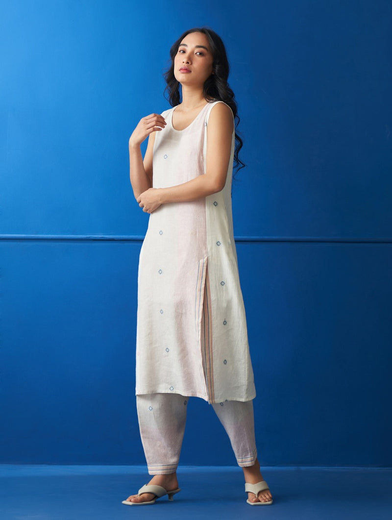 Kichi Sleeveless Jamdani Kurta