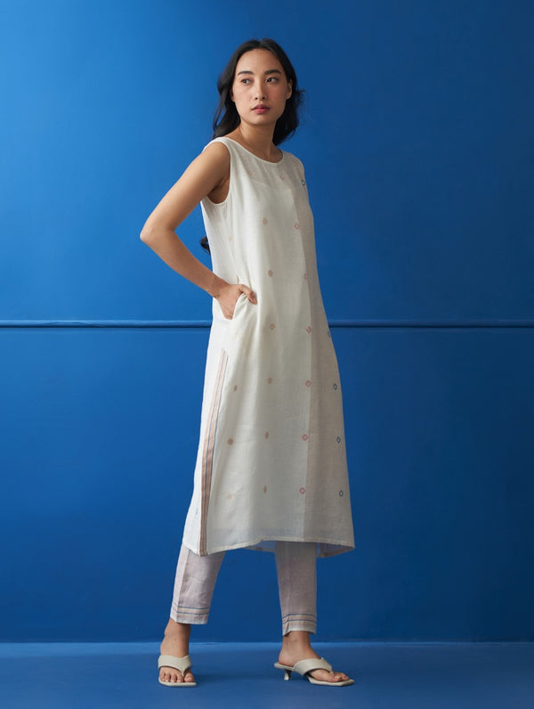 Tara Sleeveless Jamdani Kurta